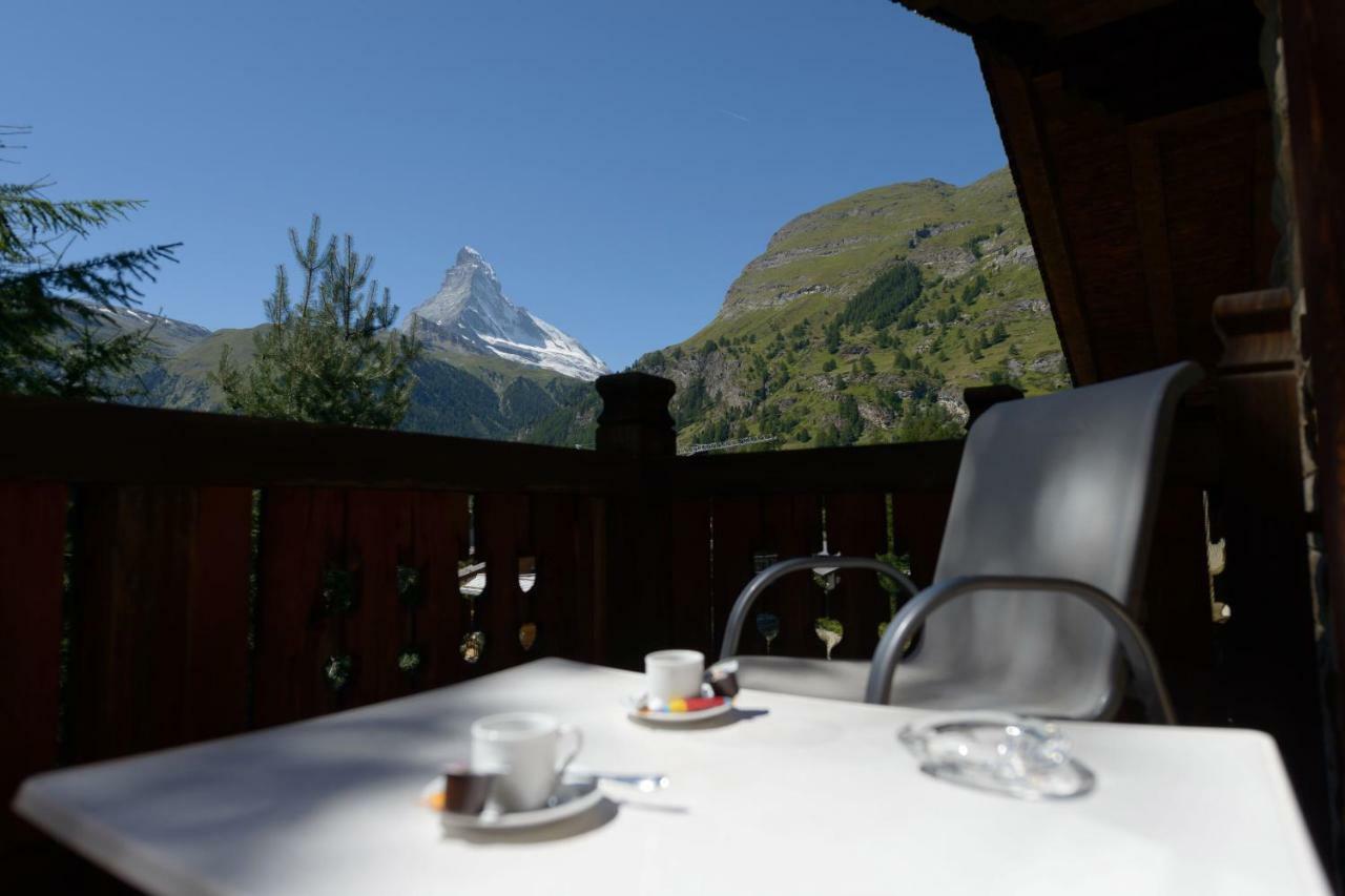 Chalet Kisseye With Heated Pool And Matterhorn Views Lägenhet Zermatt Exteriör bild
